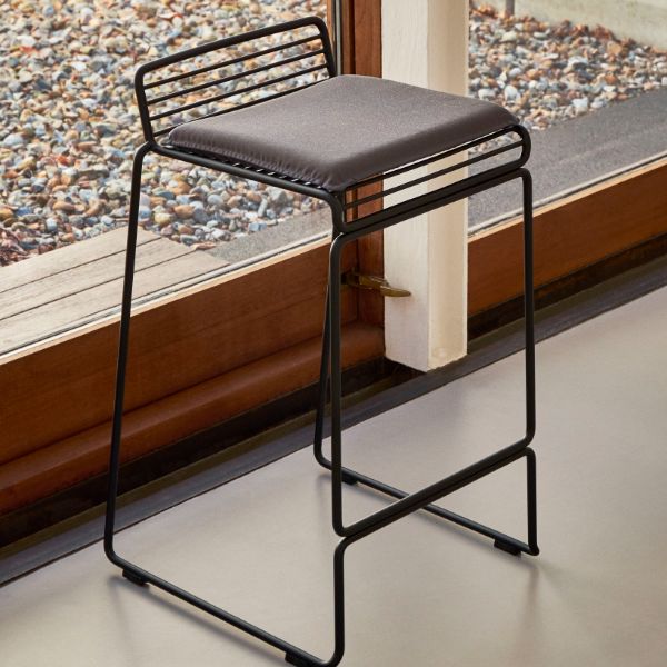Hee-Bar-Stool-Black-Hee-Bar-hynde-anthracite-HAY-Collection.jpg