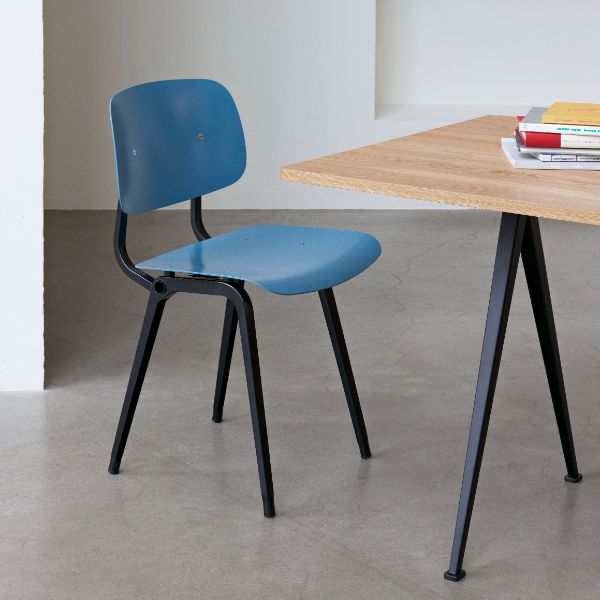 Revolt-chair-Azure-blue-Udstilling-HAY-Collection.jpg